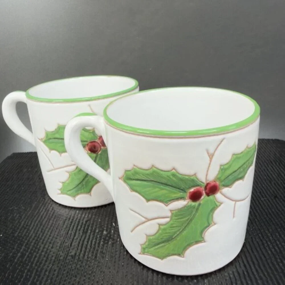 Vintage Italian Pottery Coffee Mug Cup Set 2 Mugs Holly Berry Christmas Mugs Set